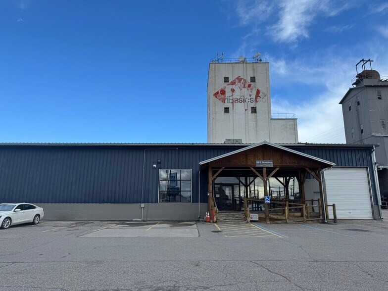 100 S Broadway, Belgrade, MT à vendre - Photo de l’immeuble – Image 1 sur 12