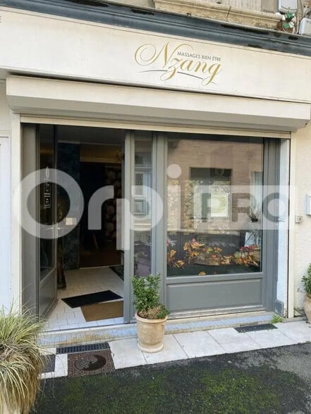 Local commercial dans Caussade à louer - Photo de l’immeuble – Image 1 sur 5