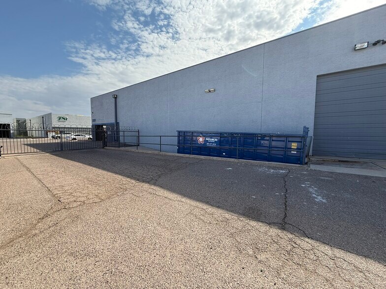 3321 E Atlanta Ave, Phoenix, AZ à vendre - Photo de l’immeuble – Image 2 sur 11