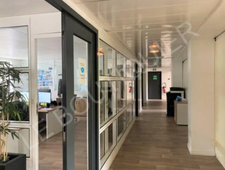 Bureau dans Nanterre à vendre - Photo de l’immeuble – Image 2 sur 2