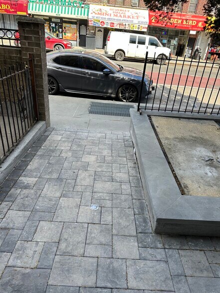 1668 Nostrand Ave, Brooklyn, NY à vendre - Photo de l’immeuble – Image 3 sur 23