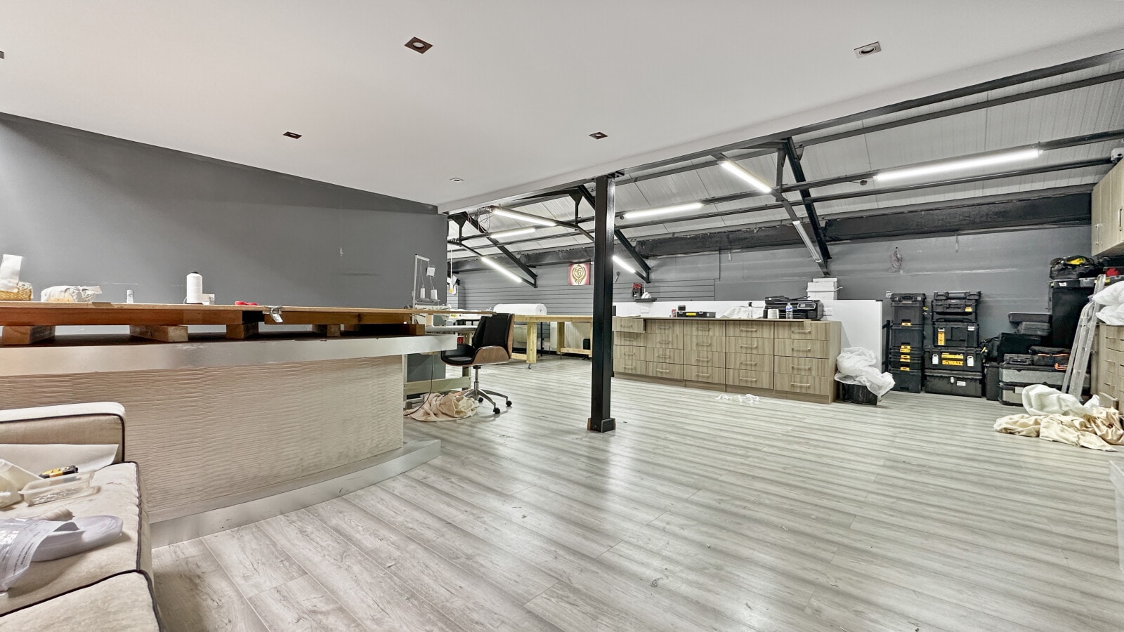 17 Cumberland Av, Londres, LND NW10 7RX - Lot 31 -  - Photo intérieure - Image 1 of 2