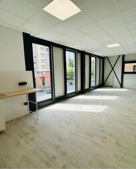 Industriel/Logistique dans Bagnolet à louer - Photo de l’immeuble – Image 2 sur 6