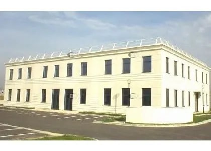 Local d’activités dans Créteil à louer Photo de l’immeuble– Image 1 sur 8