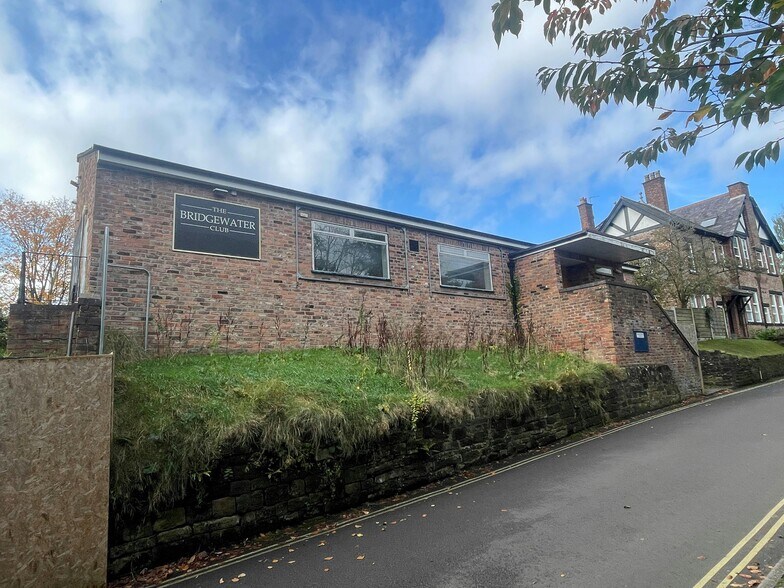Whitbarrow Rd, Lymm à vendre - Photo de l’immeuble – Image 2 sur 4