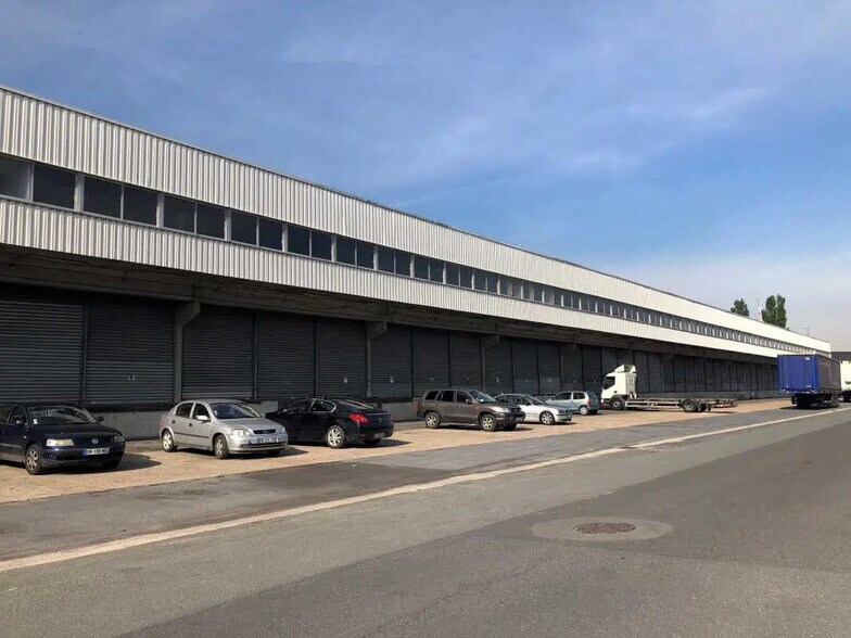 Industriel/Logistique dans Aulnay-sous-Bois à louer - Photo de l’immeuble – Image 1 sur 8