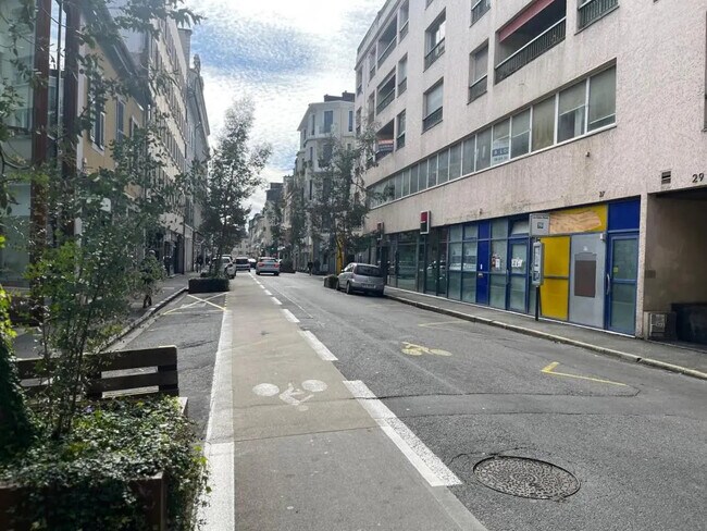 Plus de détails pour Local commercial à louer