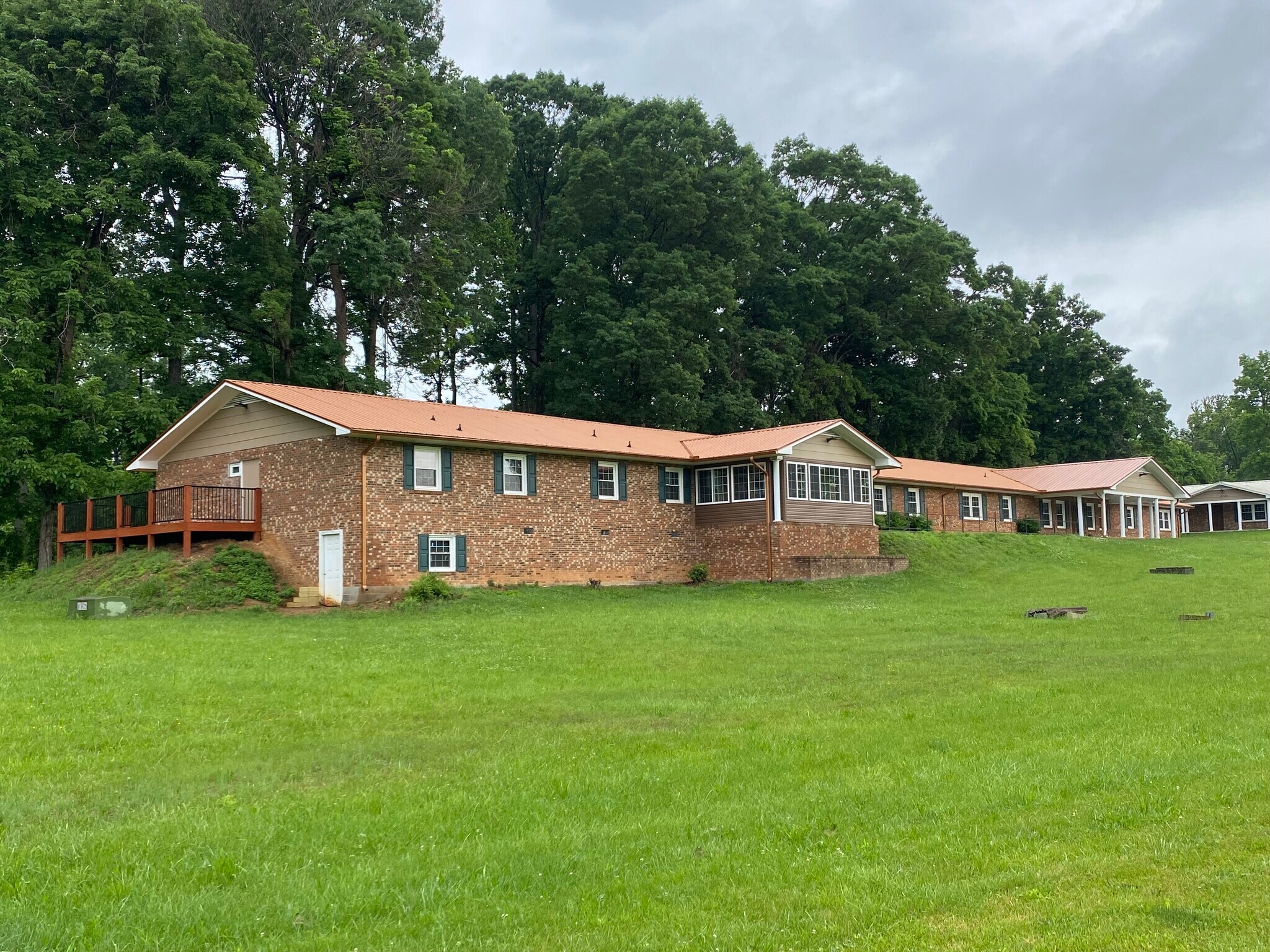 2500 Olivet Ct, Greensboro, NC à louer Photo principale– Image 1 sur 30