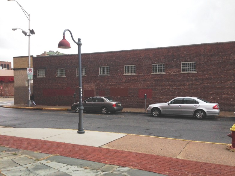 70-74 Prospect St, Paterson, NJ à louer - Photo de l’immeuble – Image 3 sur 3