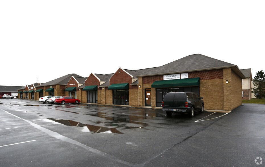 374 Northside Dr, Batesville, IN à louer - Photo de l’immeuble – Image 2 sur 3