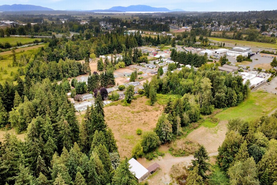 6048 Portal Way, Ferndale, WA à vendre - Photo de l’immeuble – Image 2 sur 17