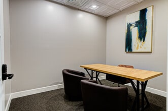 3240 Office Pointe Pl, Louisville, KY à louer Photo intérieure– Image 2 sur 6