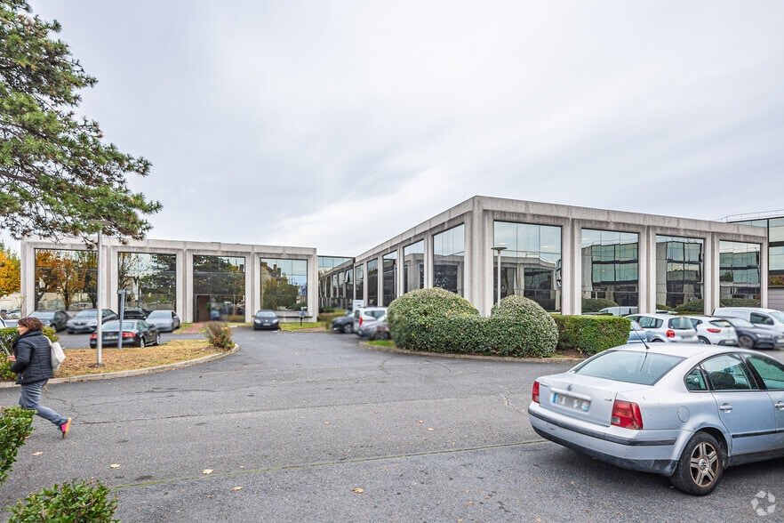 Bureau dans 141 Rue Michel Carre, Argenteuil à vendre - Photo principale – Image 1 sur 3