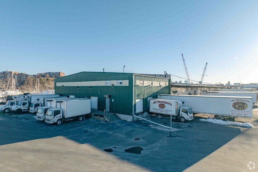 155 Market St, Everett, MA à vendre - Photo de l’immeuble – Image 2 sur 6