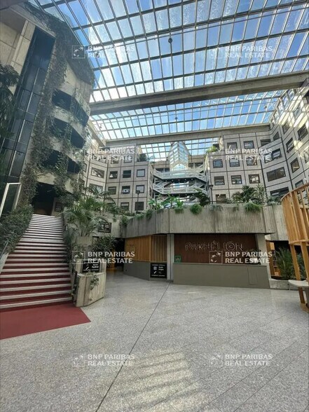 Bureau dans Villeurbanne à louer - Photo de l’immeuble – Image 2 sur 30