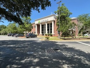 2000 Capital Cir NE, Tallahassee, FL à louer Photo intérieure– Image 1 sur 15