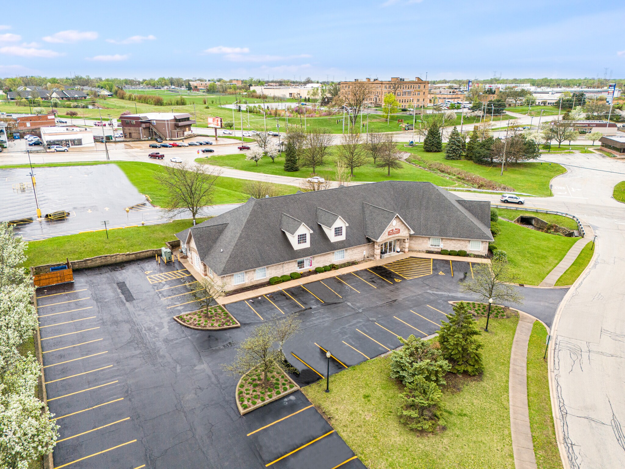 1640 Willow Circle Dr, Crest Hill, IL à louer Photo principale– Image 1 sur 17