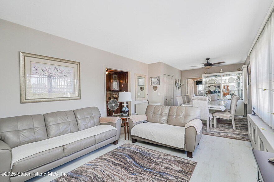 7344 Amboy Rd, Staten Island, NY à vendre - Photo de l’immeuble – Image 3 sur 5