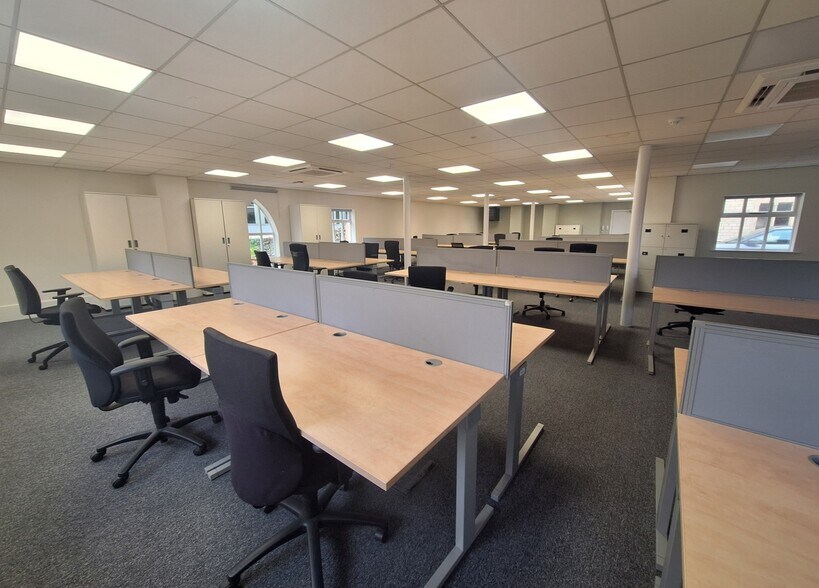 Evesham Road, Bishops Cleeve à louer - Photo intérieure – Image 3 sur 4