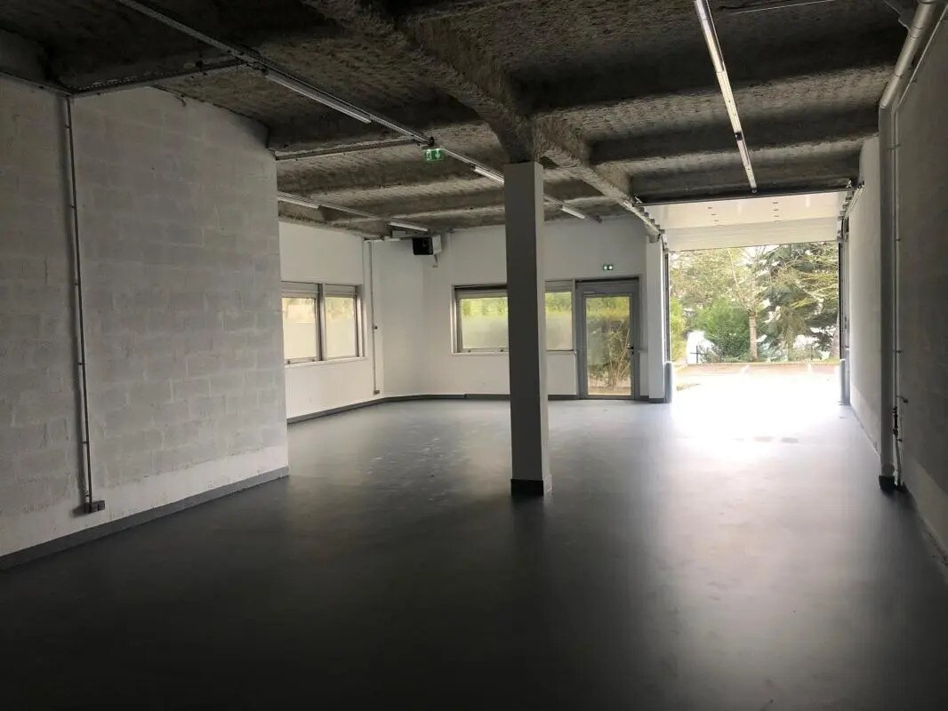 Local d’activités dans Les Ulis à louer Photo intérieure– Image 1 sur 3