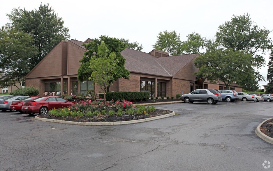 555 W Schrock Rd, Westerville, OH à louer - Photo principale – Image 1 sur 36