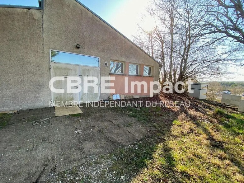 Local d’activités dans Darois à louer - Photo de l’immeuble – Image 1 sur 6