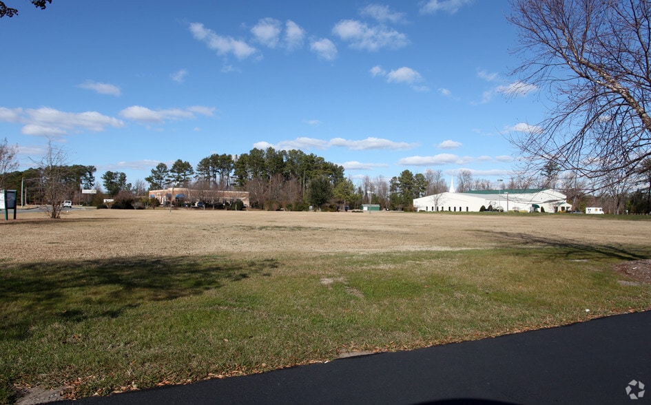 1219-1221 Parkway Dr, Goldsboro, NC à vendre - Photo principale – Image 1 sur 10