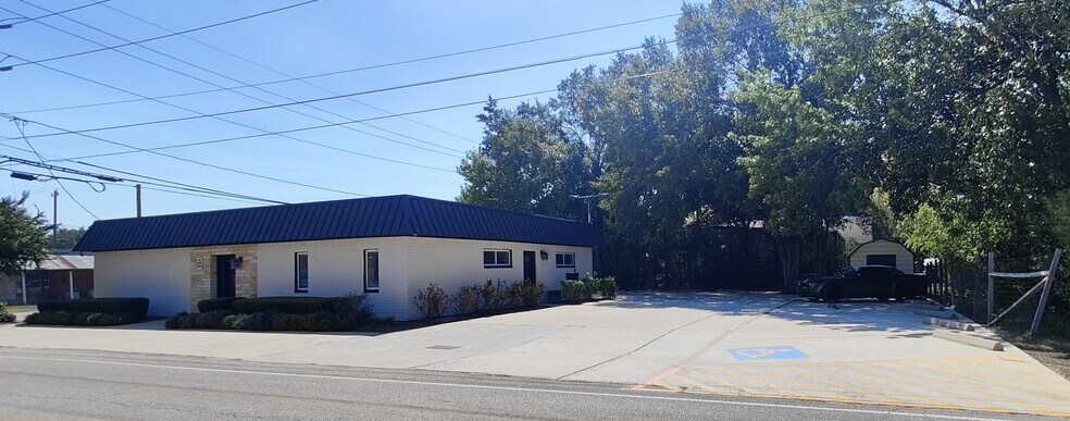 200 N Cherry St, Tomball, TX à louer - Photo principale – Image 1 sur 3
