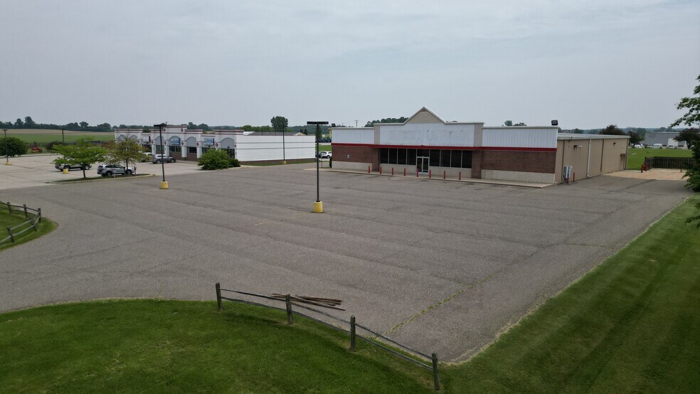 4464 Huron St, North Branch, MI à vendre - Photo de l’immeuble – Image 2 sur 25