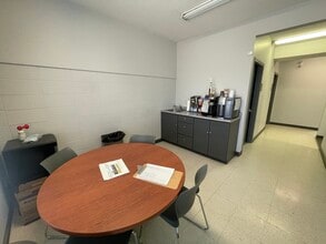 7719 Edgar Industrial Dr, Red Deer, AB à louer Photo de l’immeuble– Image 1 sur 13