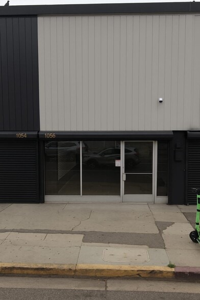 1056 S Main St, Los Angeles, CA à louer - Photo de l’immeuble – Image 3 sur 7