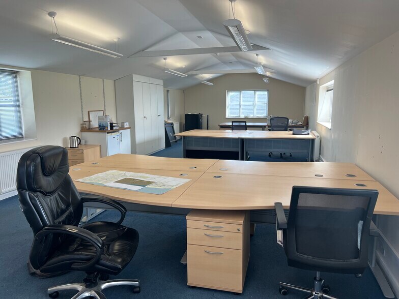 Bureau dans Unit 4 High Cross Farm, Henfield Road, Albourne Road, Hurstpierpoint à louer - Photo de l’immeuble – Image 2 sur 4