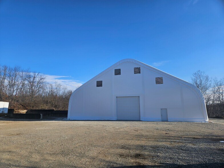 8346 US-22, New Alexandria, PA à louer - Photo de l’immeuble – Image 1 sur 3