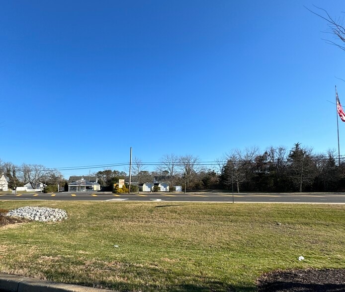 535 W. Ocean Heights Ave, Somers Point, NJ à vendre - Photo principale – Image 3 sur 17