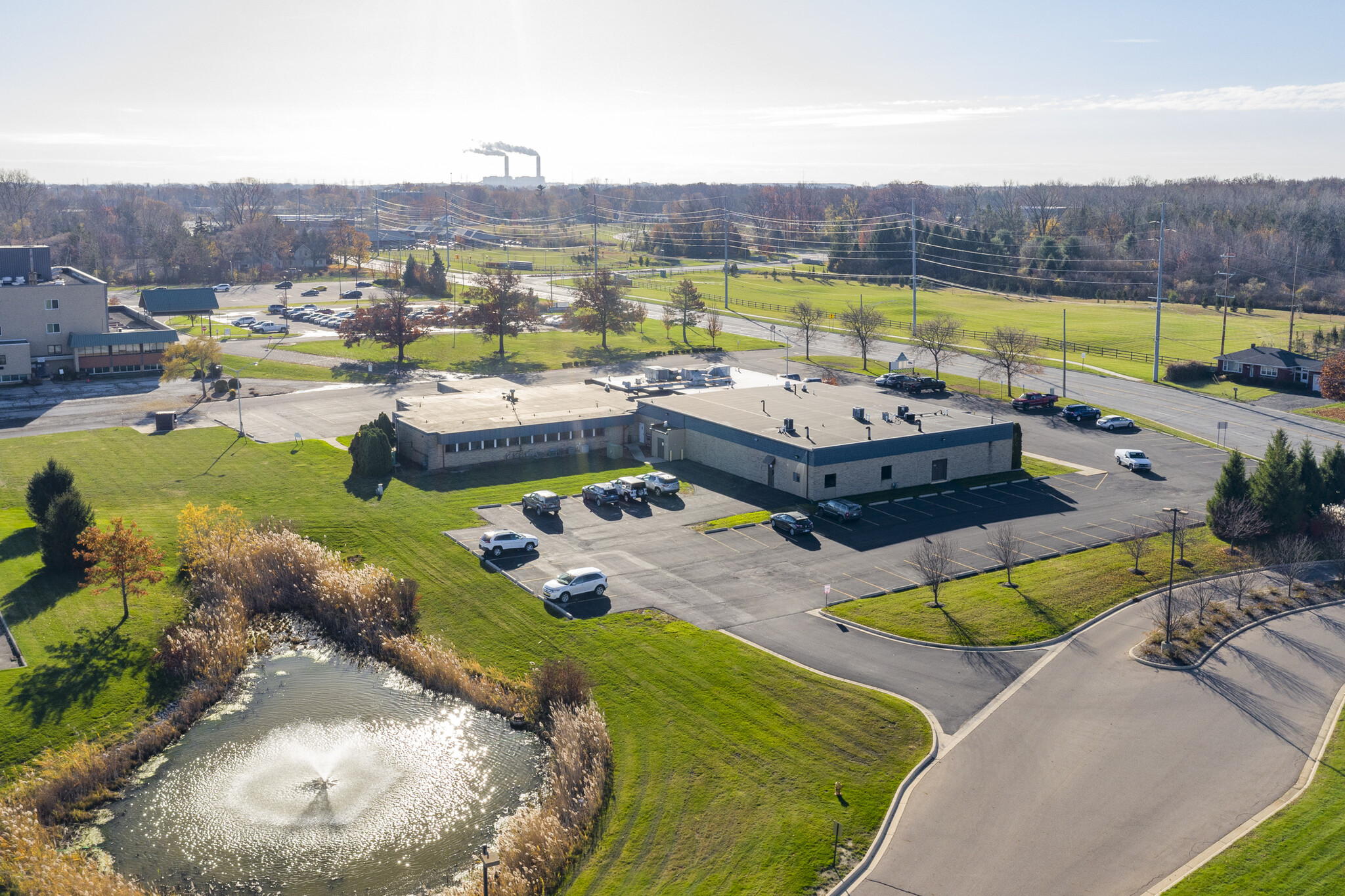 750 Stewart Rd, Monroe, MI à louer Photo principale– Image 1 sur 29