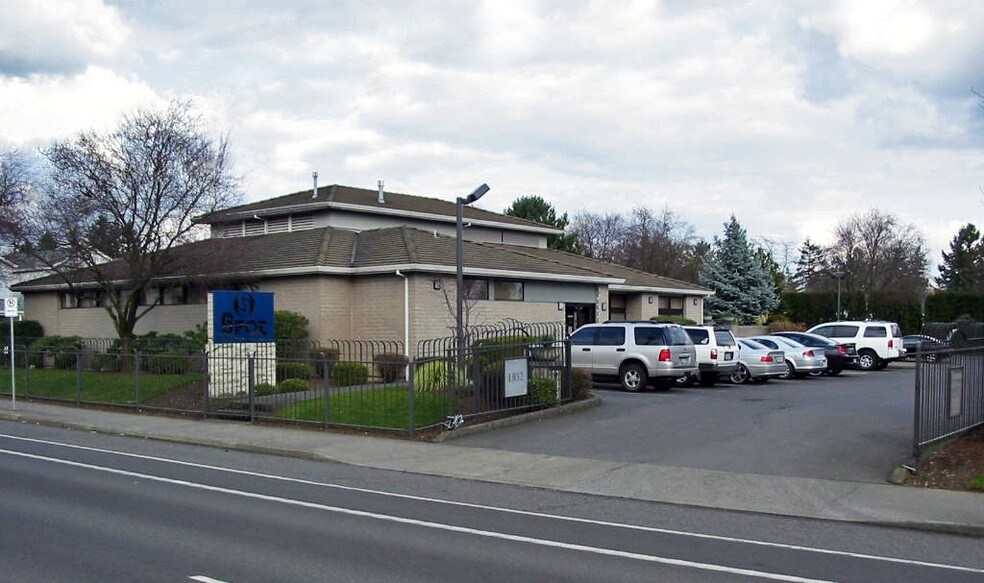1952 SE 122nd Ave, Portland, OR à vendre - Photo principale – Image 1 sur 5