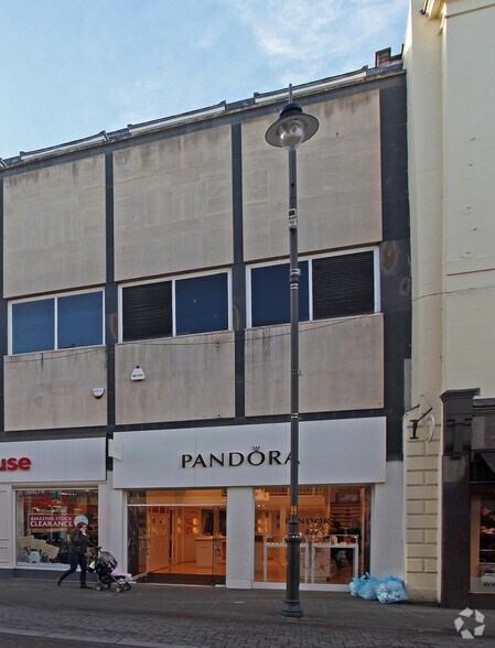 206 High St, Cheltenham à vendre - Photo de l’immeuble – Image 2 sur 9