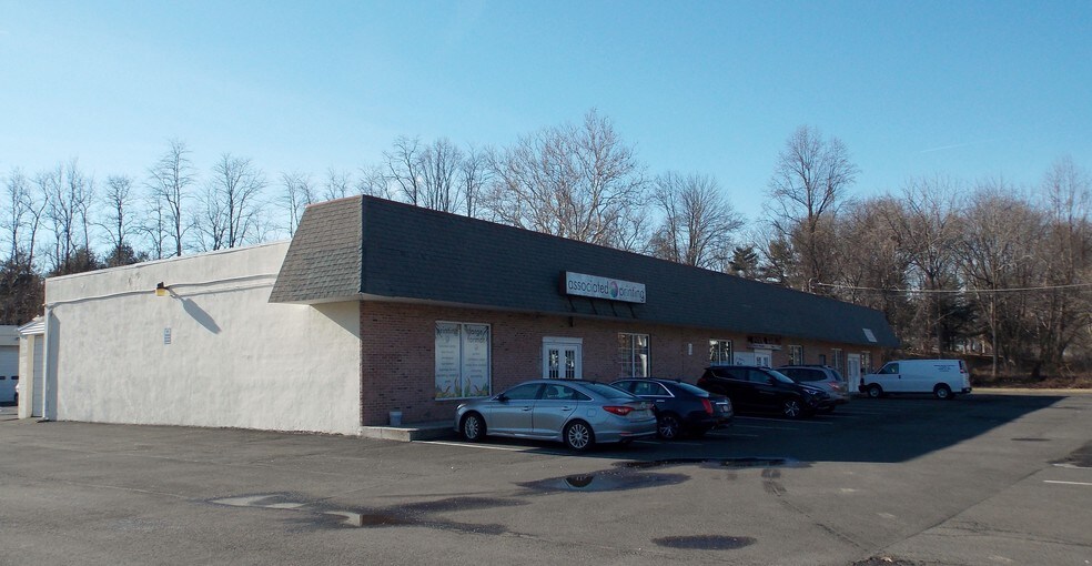 4570 E Bristol Rd, Feasterville Trevose, PA à vendre - Photo de l’immeuble – Image 3 sur 34