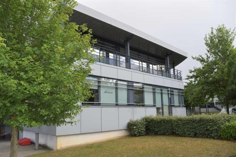 7 Place Berthe Morisot, Saint-Priest à louer Photo de l’immeuble– Image 1 sur 8