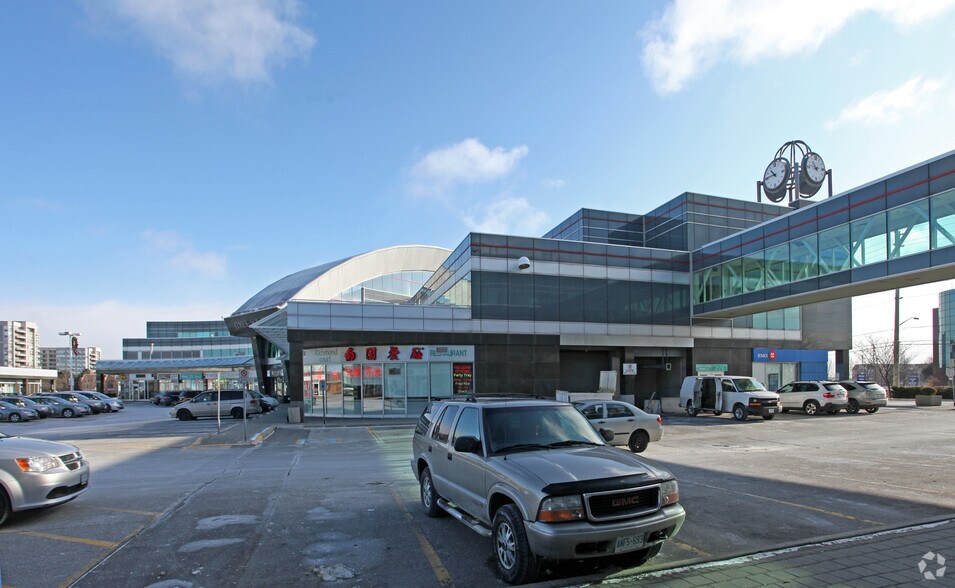 550 Hwy-7, Richmond Hill, ON à vendre - Photo de l’immeuble – Image 2 sur 27