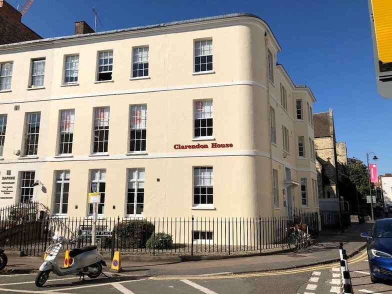 42 Clarence St, Cheltenham à louer - Photo de l’immeuble – Image 2 sur 14