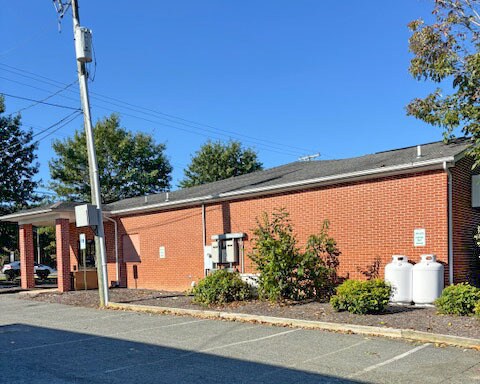 8097 Kings Hwy, King George, VA à vendre - Photo de l’immeuble – Image 1 sur 9