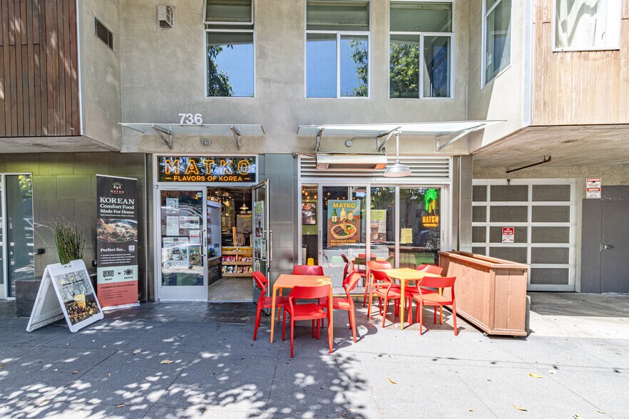 736 Valencia St, San Francisco, CA à vendre - Photo de l’immeuble – Image 3 sur 4