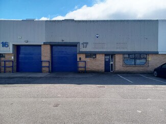 Plus de détails pour 17 Court rd, Cwmbran - Local d'activités à louer