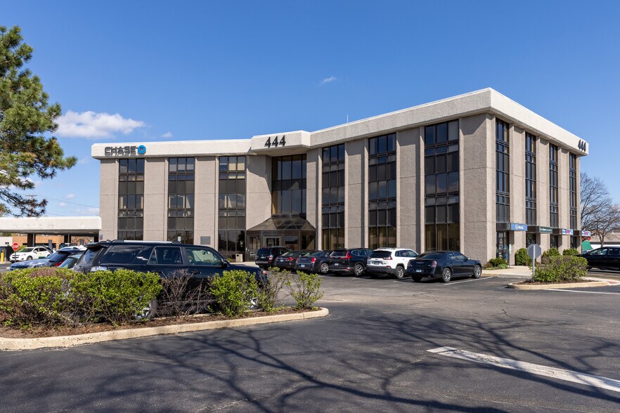 444 S Rand Rd, Lake Zurich, IL à louer - Photo de l’immeuble – Image 1 sur 8