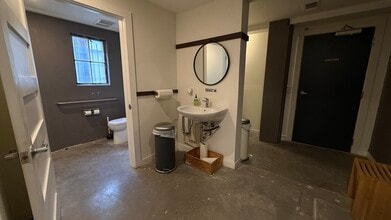 211 N Main St, Taylor, TX à louer Photo intérieure– Image 2 sur 4