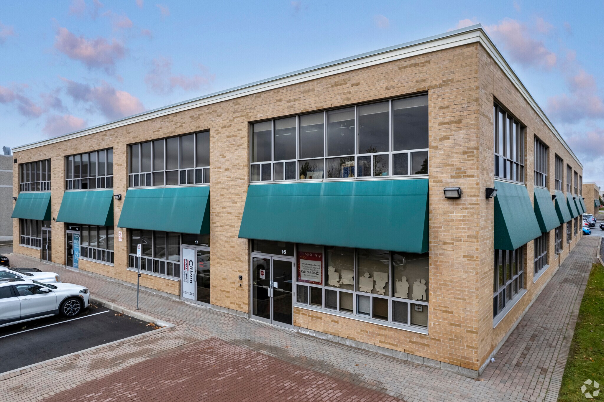 411 Confederation Pky, Concord, ON à vendre Photo principale– Image 1 sur 4
