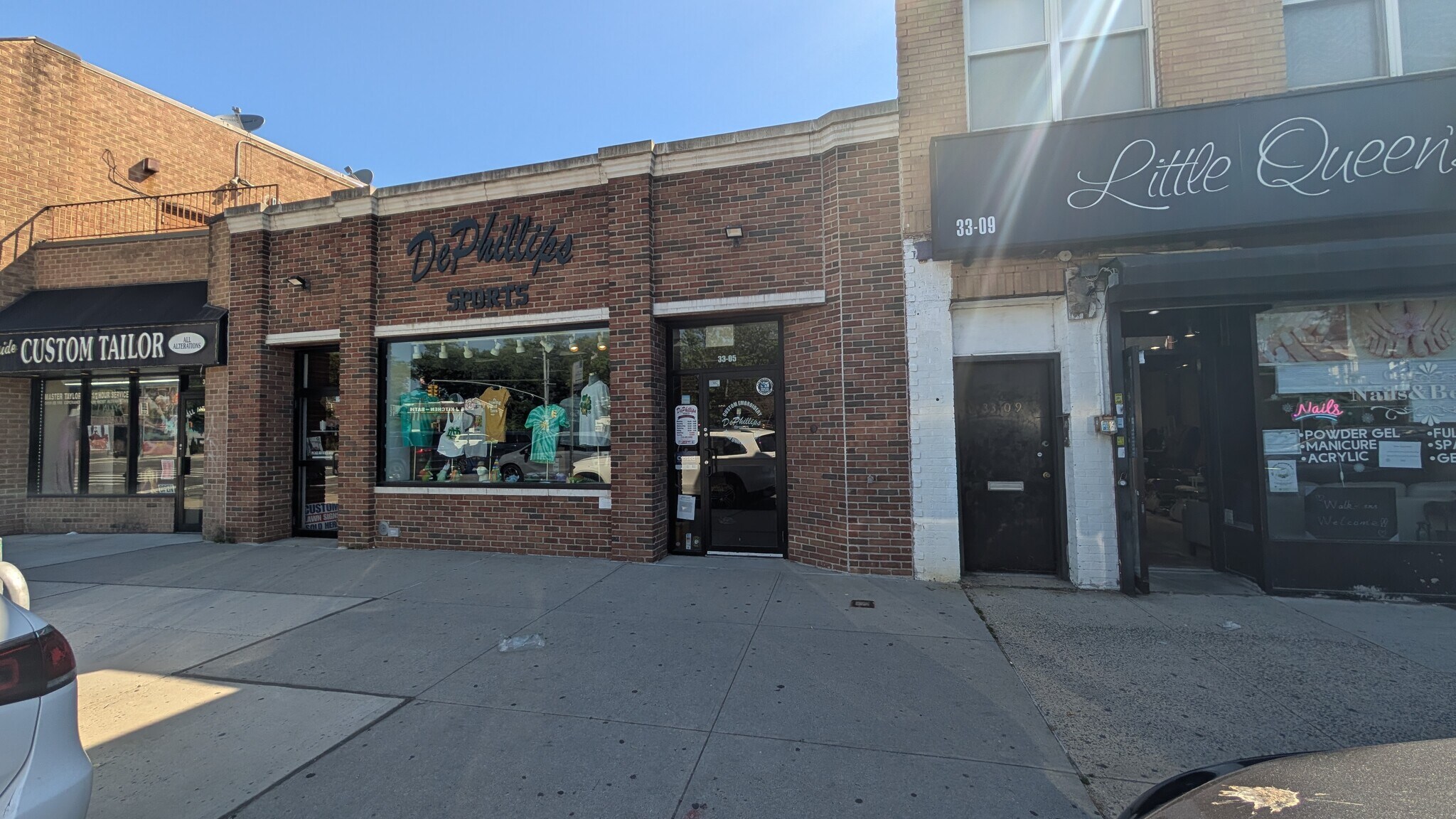 33-05 Francis Lewis Blvd, Flushing, NY à louer Photo principale– Image 1 sur 16
