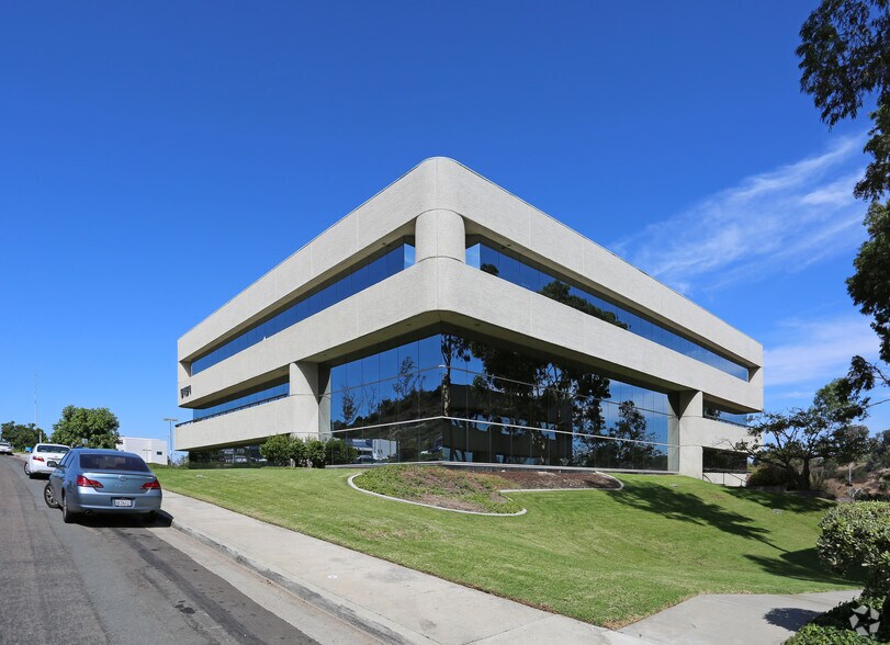 5151 Murphy Canyon Rd, San Diego, CA à louer - Photo de l’immeuble – Image 3 sur 9