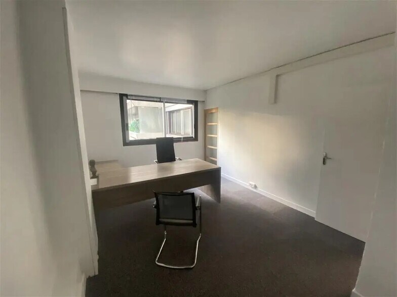 Bureau dans Paris à louer - Photo de l’immeuble – Image 2 sur 7